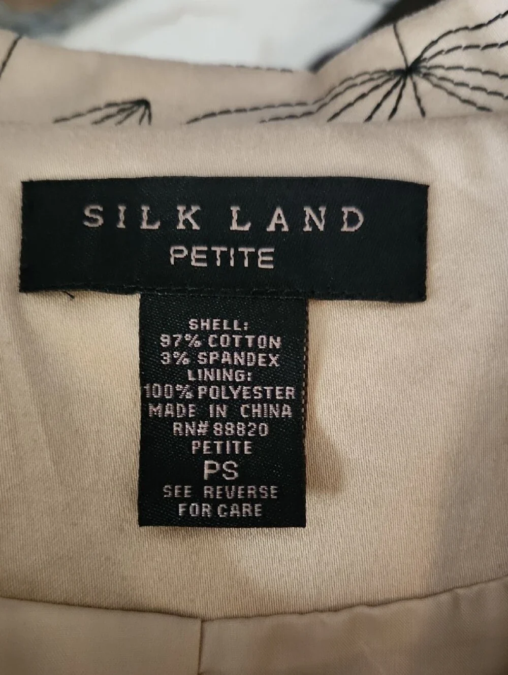 VINTAGE SilkLand Beige Floral-Print Blazer Jacket with Black Line Details